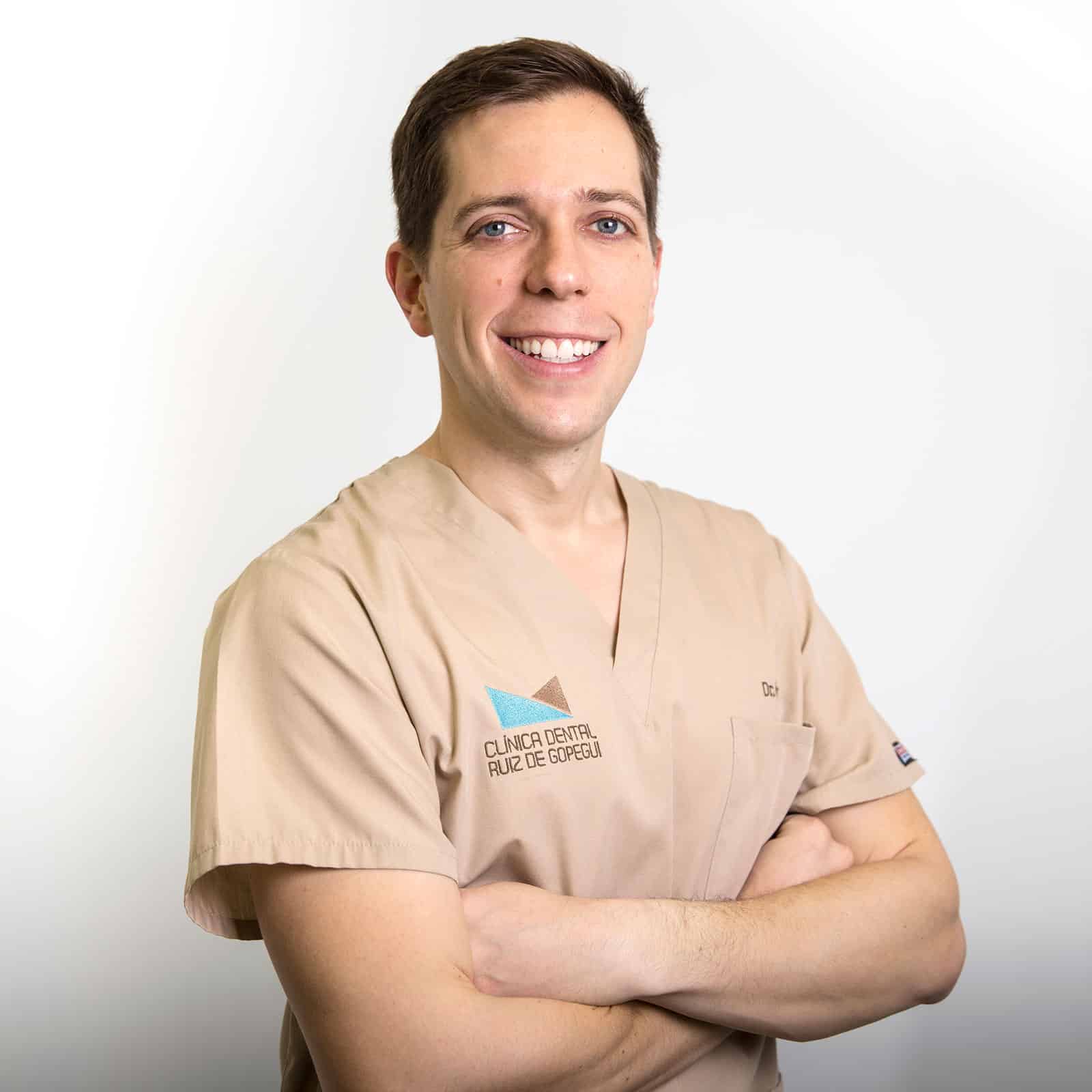 Doctor Daniel Manzano - Clínica Ruiz de Gopegui