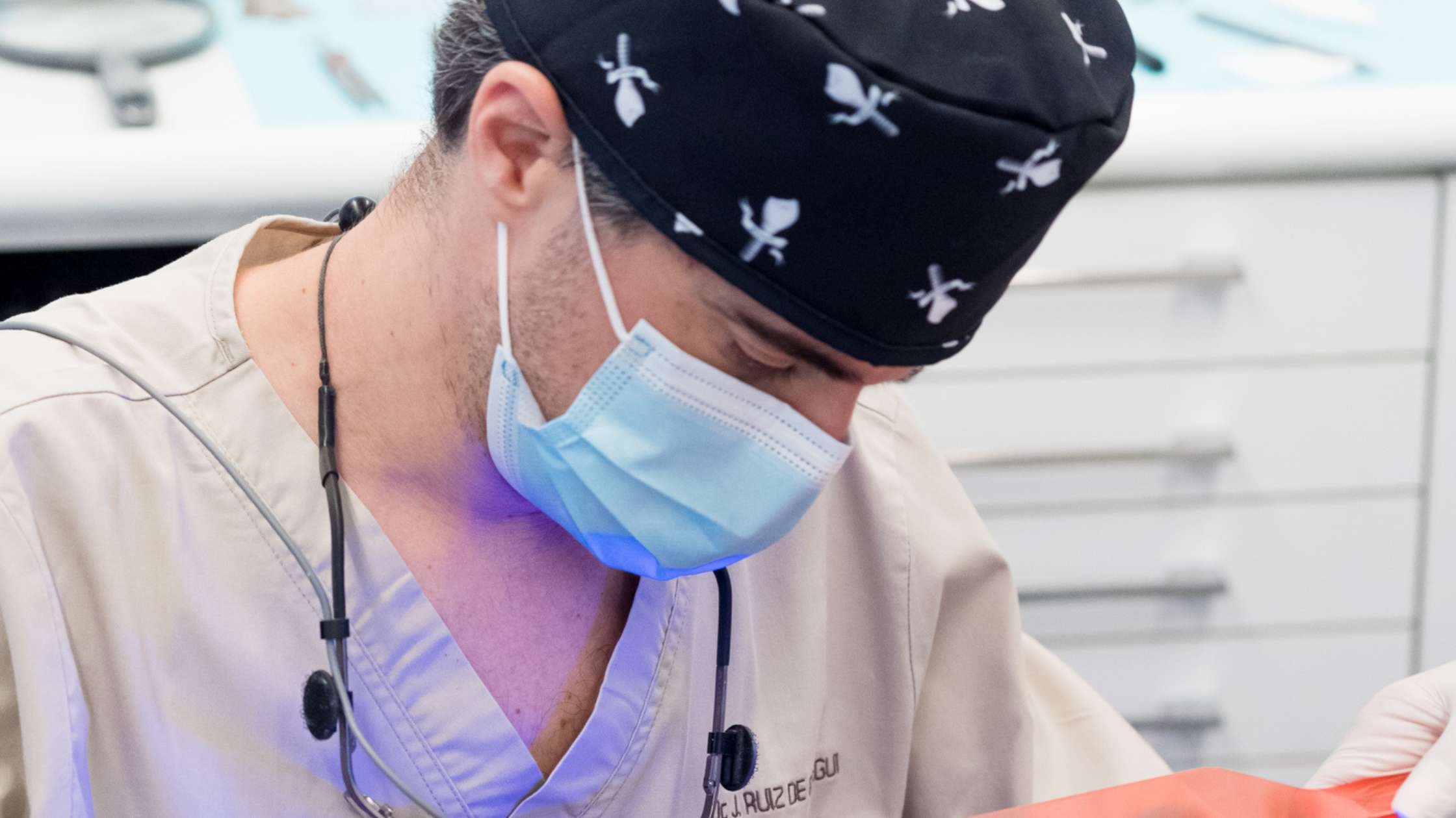 Gingivectomía - clinica dental ruiz de gopegui Manuel