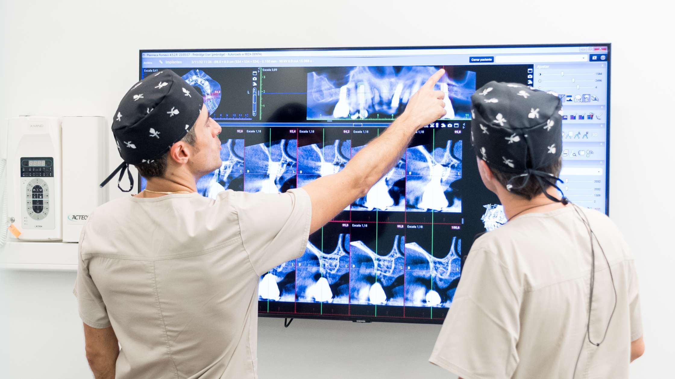 implantes de carga inmediata - doctores- clinica dental ruiz de gopegui