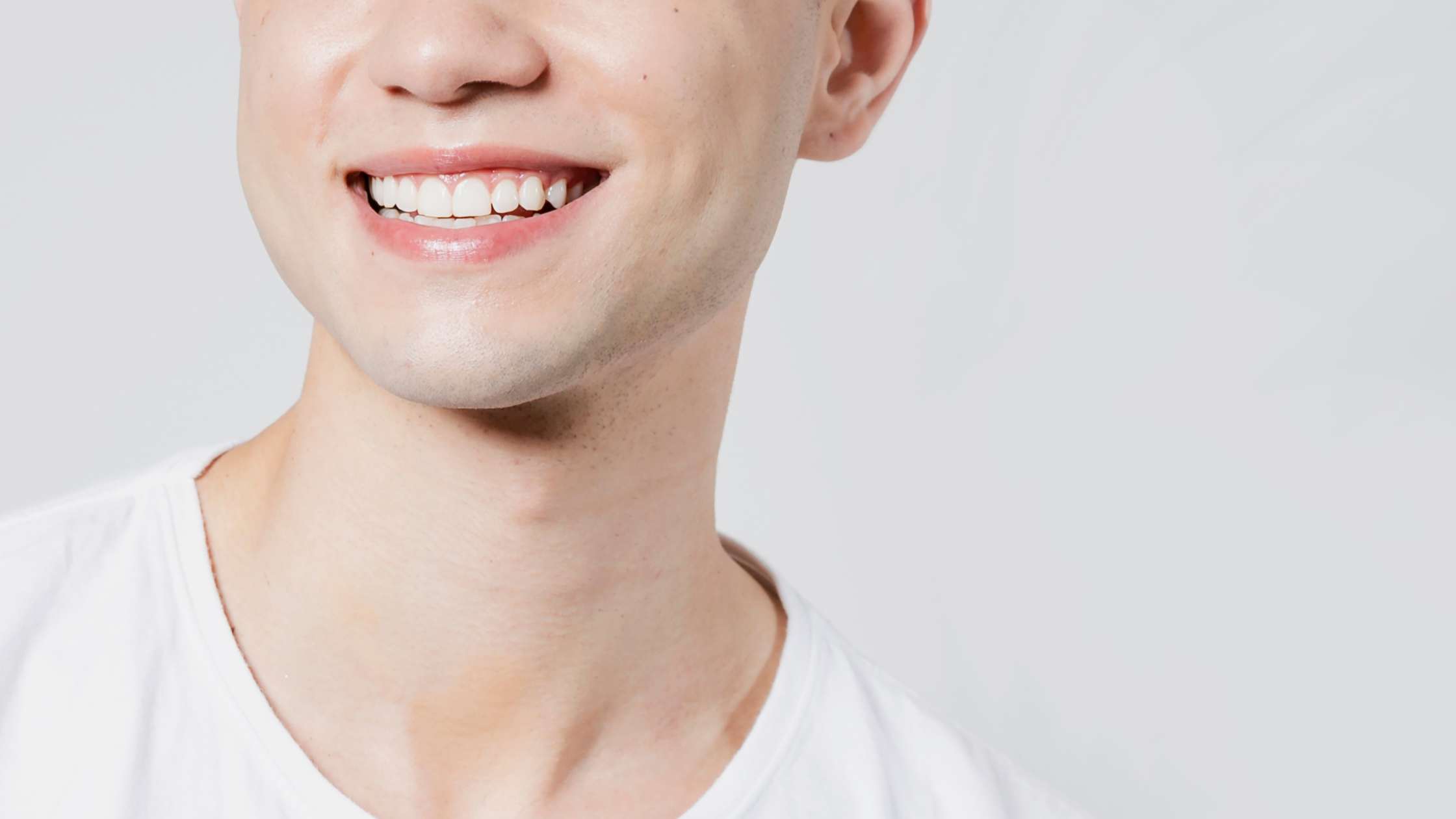 sonrisa invisalign tratamiento ortodoncia invisible en adolescentes clínica dental gopegui