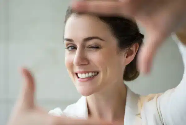 Movilidad dental: por qué se mueven los dientes y qué hacer - Clínica Ruiz de Gopegui movilidad dental